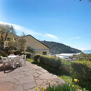 villa-del-sole.hotelitalianriviera.com/